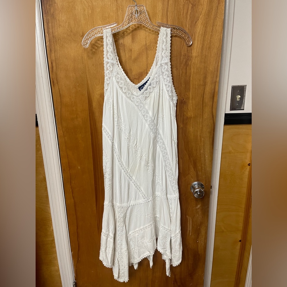 Embroidered midi length Dress